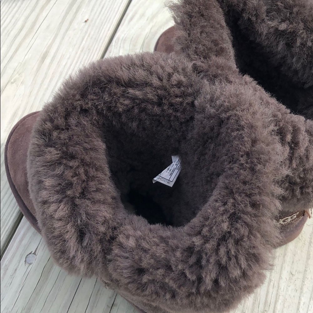 UGGs Womens Size 8 - Picture 4 of 6